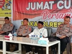 Waka Polresta Kendari Bersama Warga RT 24 Lepo-lepo Tampung Keluhan Persoalan Sosial Lingkungan