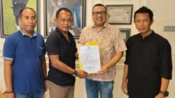 AJP Serahkan Mandat DPC MKGR Butur kepada Firdaus Jamaluddin