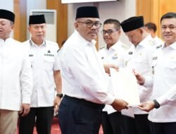 Wabup Konsel Terima Sertifikate dari Menteri ATR dan BPN