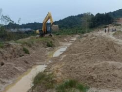 Respon Keluhan Warga Soal Genangan Air, PT BEM Normalisasi Aliran Air di Desa Landipo