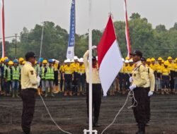 Peringati HUT RI ke 80, PT Ifishdeco Tbk Gelar Pengibaran Bendera di Lokasi Tambang