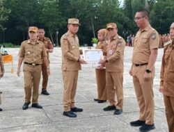 Bupati Irham Kalenggo Beri Penghargaan OPD Berprestasi dan Ingatkan Keras Soal Disiplin ASN