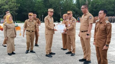 Bupati Irham Kalenggo Beri Penghargaan OPD Berprestasi dan Ingatkan Keras Soal Disiplin ASN
