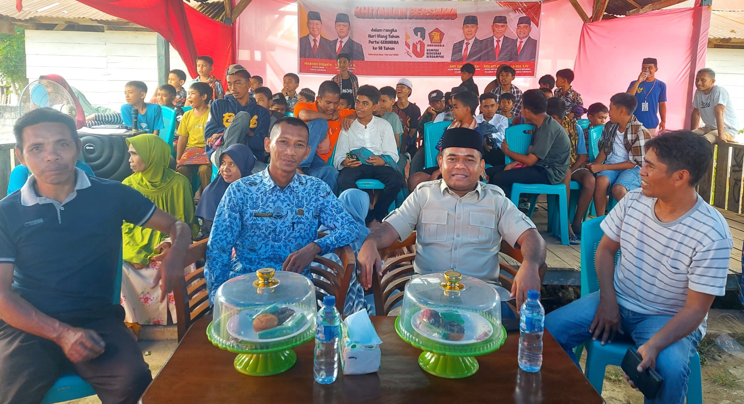 Masyarakat Antusias Sambut Sunatan Massal Yang Digelar La Isra Selaku Anggota DPRD Sultra Fraksi Gerindra