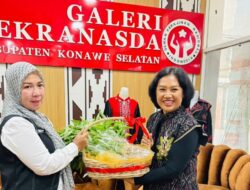 Terima Kunjungan, Dekranasda Konsel Tunjukkan Produk Lokal