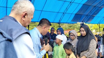 PT Ifishdeco Serahkan 1400 Seragam Untuk 13 Sekolah