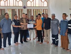 Moment Ramadhan, PT Hangtian Nur Cahaya Serahkan CSR Untuk Perbaikan Masjid