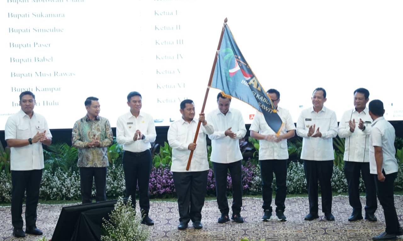 Mentan Lantik Bupati Konawe Selatan sebagai Wakil Ketua AKPSI Koordinator Wilayah Sulawesi