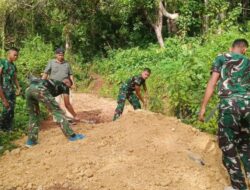 Personil TNI Batalion TP Lamaindo dan Kodim Buton Bergerak Capat Buka Akses Jalan Tani HKM Tua Maruju