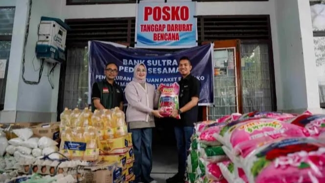 Bank Sultra Salurkan Ratusan Peket Sembako Untuk Masyarakat Terdampak Banjir