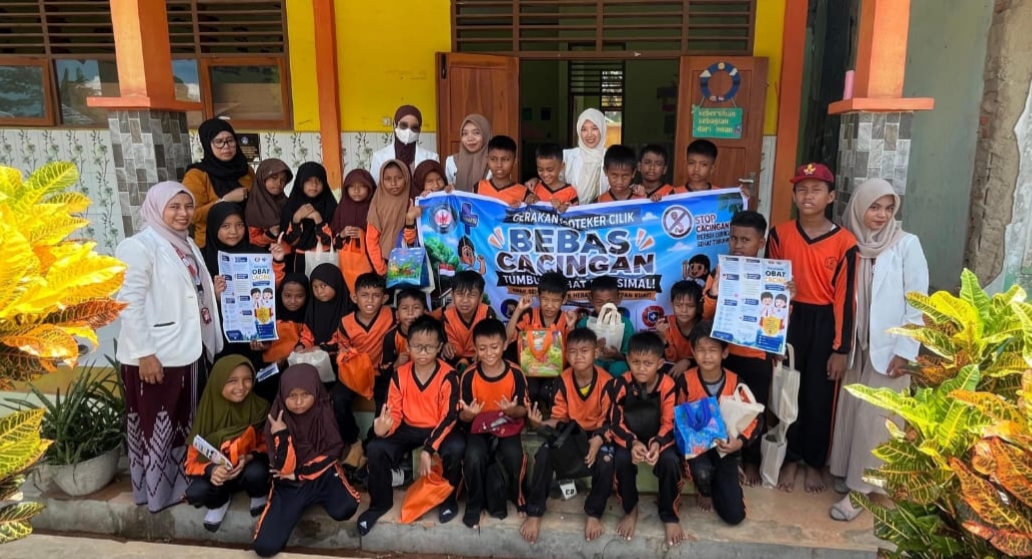 Mahasiswa Apoteker UHO Sosialisasi Bertajuk Bebes Cacing Tumbuh Maksimal di SDN 93 Kendari