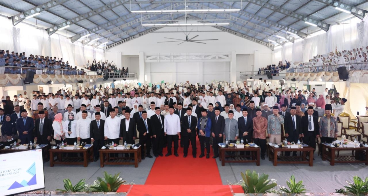 Menteri ATR/BPN Serahkan 1.000 Lebih Sertipikat Tanah Wakaf Dalam Acara ICOP 2026