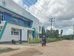 Jalan Provinsi dan Kabupaten di Depan Puskesmas Andoolo Butuh Perhatian