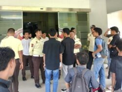 Mahasiswa Minta Pencalonan Prof Eka Suaib Sebagai Dekan FISIP UHO Dibatalkan