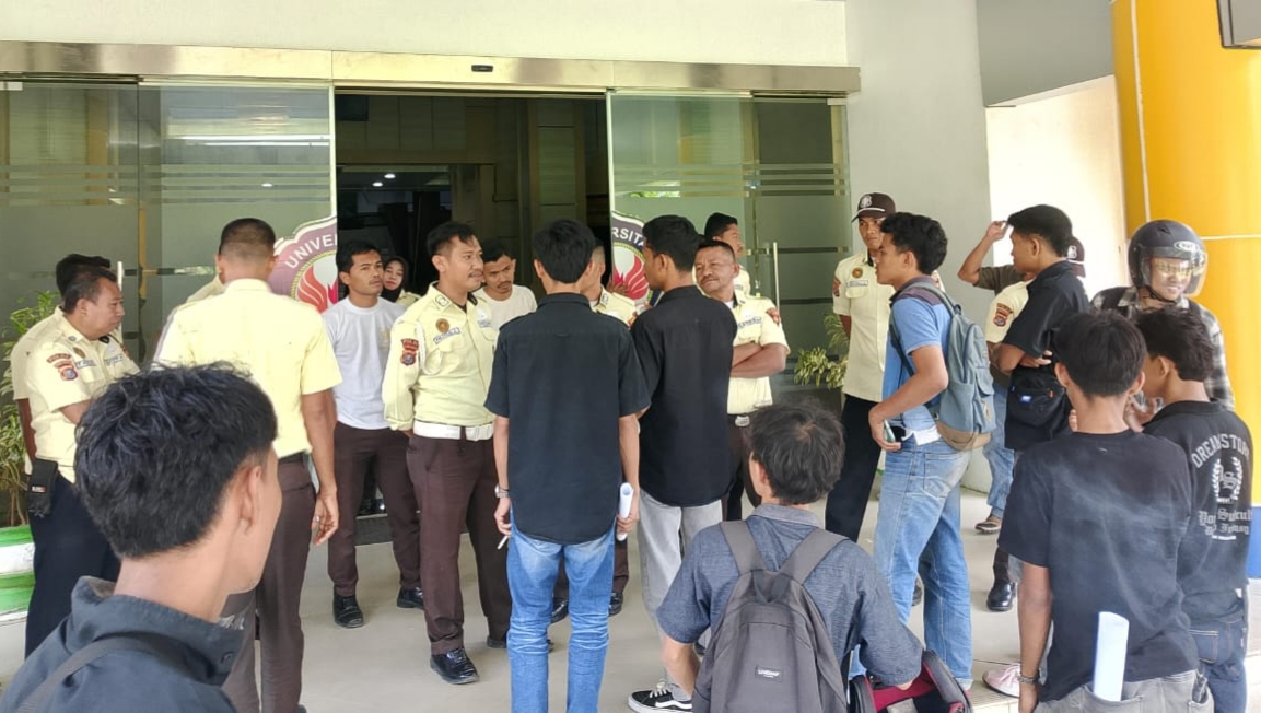 Mahasiswa Minta Pencalonan Prof Eka Suaib Sebagai Dekan FISIP UHO Dibatalkan