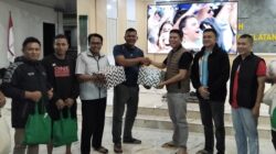 Dapat Hadiah Domino dan Song Sambil Nobar Pildun di Rujab Bupati