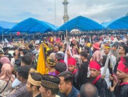 Ribuan Masyarakat Muna Tumpah Ruah Hadiri Silaturahmi Akbar KKMM