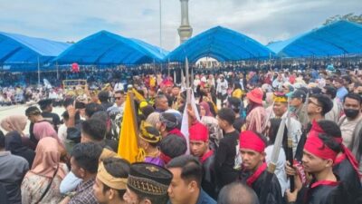 Ribuan Masyarakat Muna Tumpah Ruah Hadiri Silaturahmi Akbar KKMM