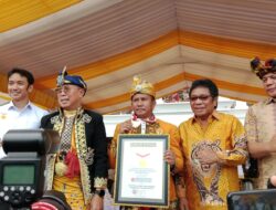 Penyajian 1228 Dulang di Acara Silaturahmi Akbar KKMM Sultra Pecahkan Rekor Dunia