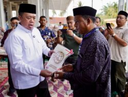 Menteri ATR/BPN Serahkan Sertipikat Wakaf dan Bantuan dari MUI untuk Masjid Salman Alfarisi