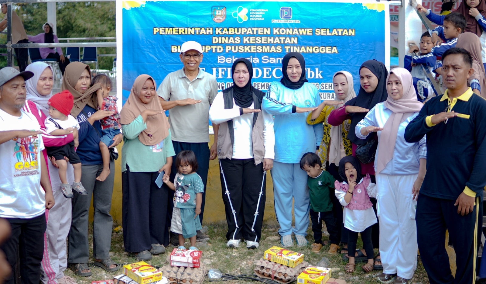 Dinkes Konsel Bersama Ifishdeco Gelar Senam dan Pemeriksaan Kesehatan Gratis
