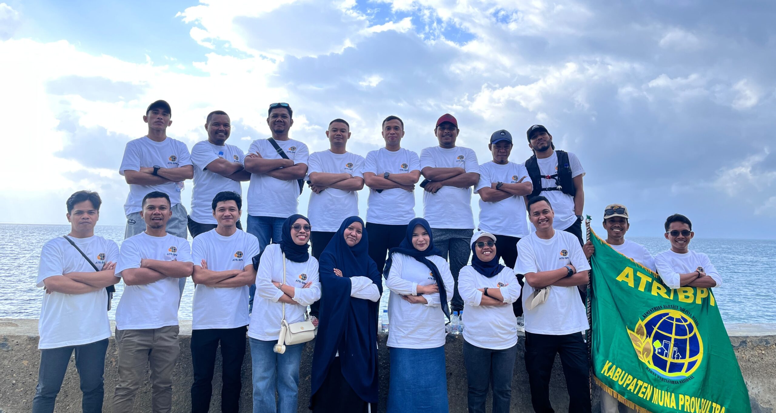 Sambut HUT Kabupaten Muna dan HUT RI ke-81, BPN Muna Antusias Ikuti Jalan Santai Bersama
