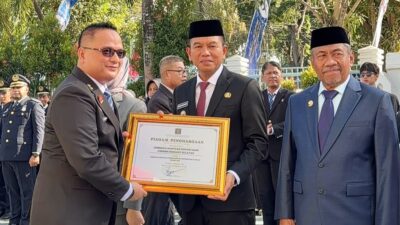 Bupati Irham Kalenggo Raih Penghargaan Kekayaan Intelektual dari Kemenkumham RI