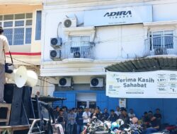 Kantor PT Adira Finance Digeruduk Masa Buntut Angsuran Kendaraan Debitur