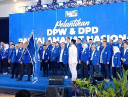 Ketum PAN Lantik Pengurus DPW dan Ketua DPD PAN se-Sultra