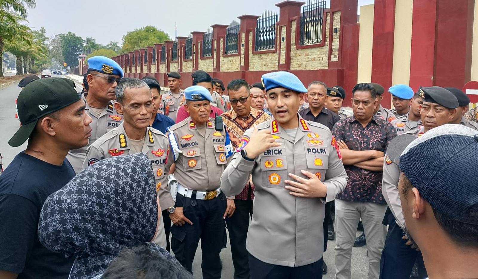 Polda Sultra Pastikan Tiga Personil Polres Baubau Yang Diduga Terlibat Intimidasi Jurnalis TV One Ditindak Tegas